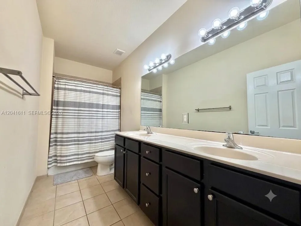 22732 SW 92nd Pl Cutler Bay, FL 33190
