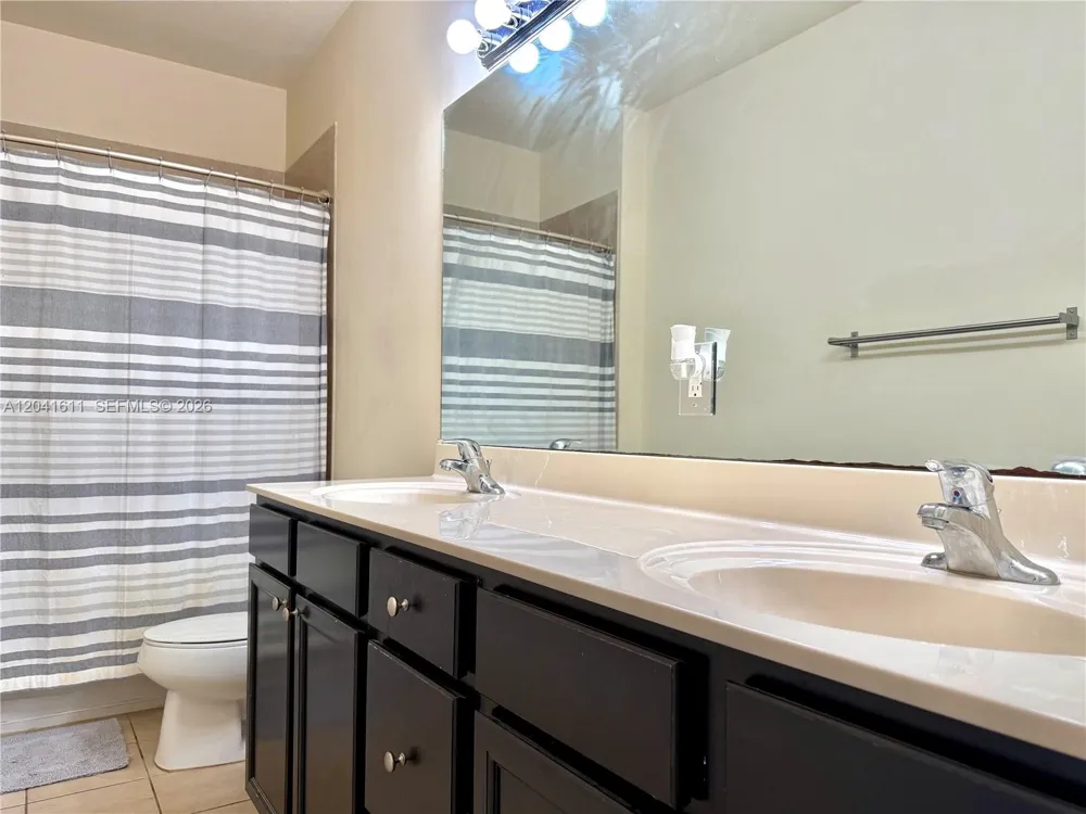 22732 SW 92nd Pl Cutler Bay, FL 33190