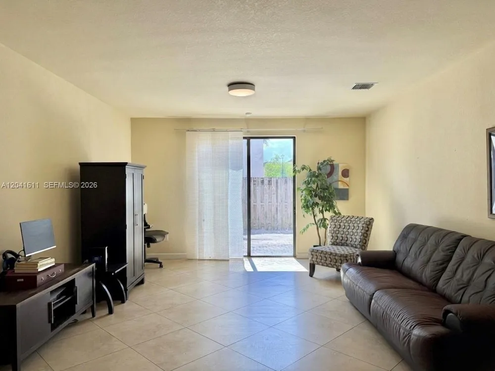 22732 SW 92nd Pl Cutler Bay, FL 33190
