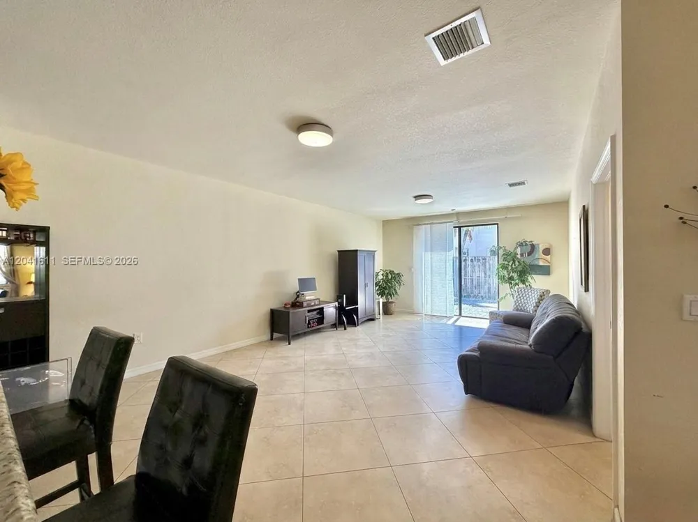 22732 SW 92nd Pl Cutler Bay, FL 33190
