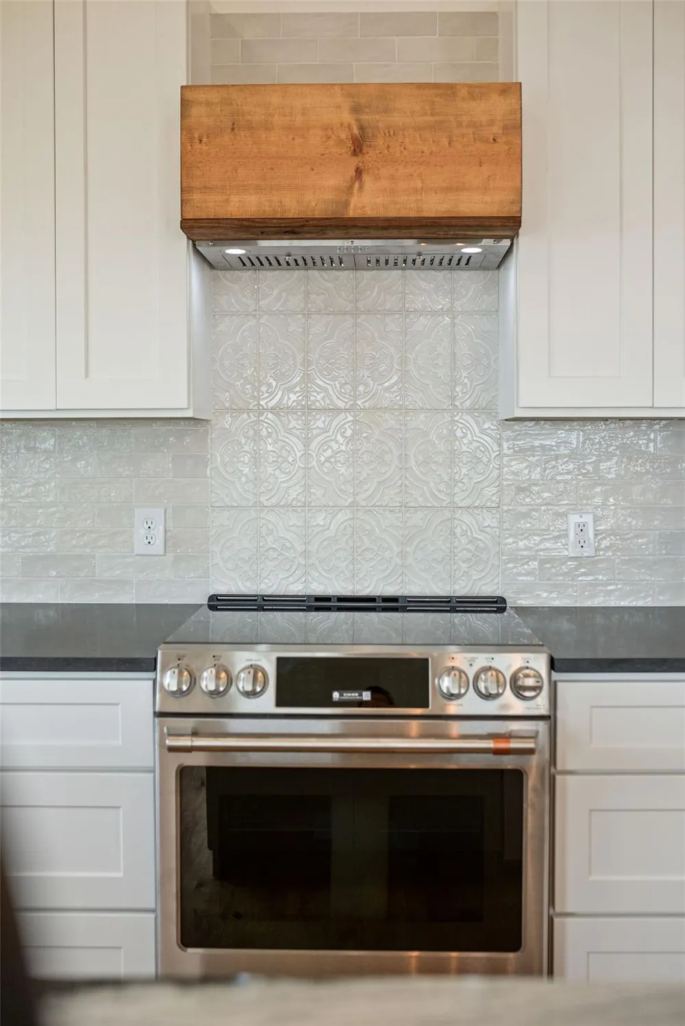 809 W Taylor Avenue Port O Connor, TX 77982