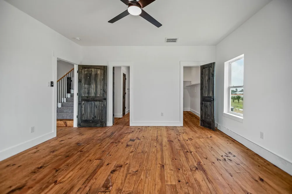 809 W Taylor Avenue Port O Connor, TX 77982