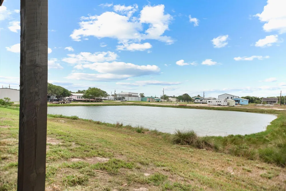 809 W Taylor Avenue Port O Connor, TX 77982