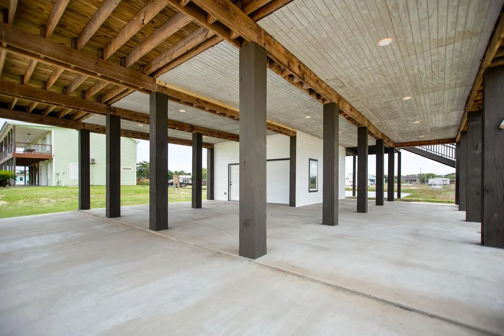 809 W Taylor Avenue Port O Connor, TX 77982