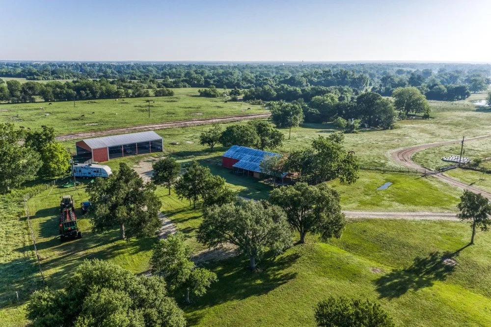 20755 Holle Lane Washington, TX 77880