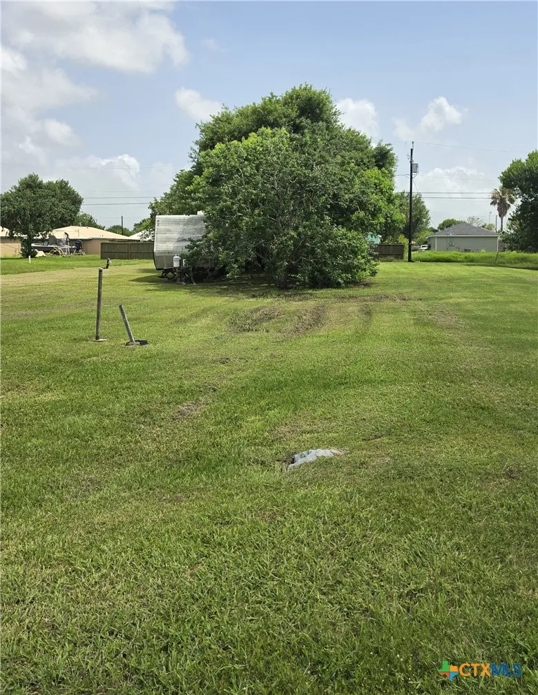 711 W Broadway Avenue Seadrift, TX 77983