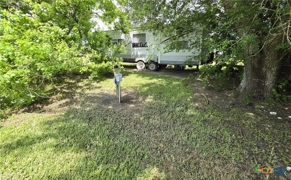 711 W Broadway Avenue Seadrift, TX 77983