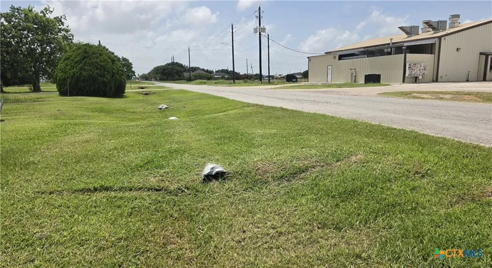 711 W Broadway Avenue Seadrift, TX 77983