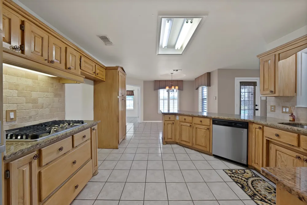 1815 Newport Road Weatherford, TX 76086