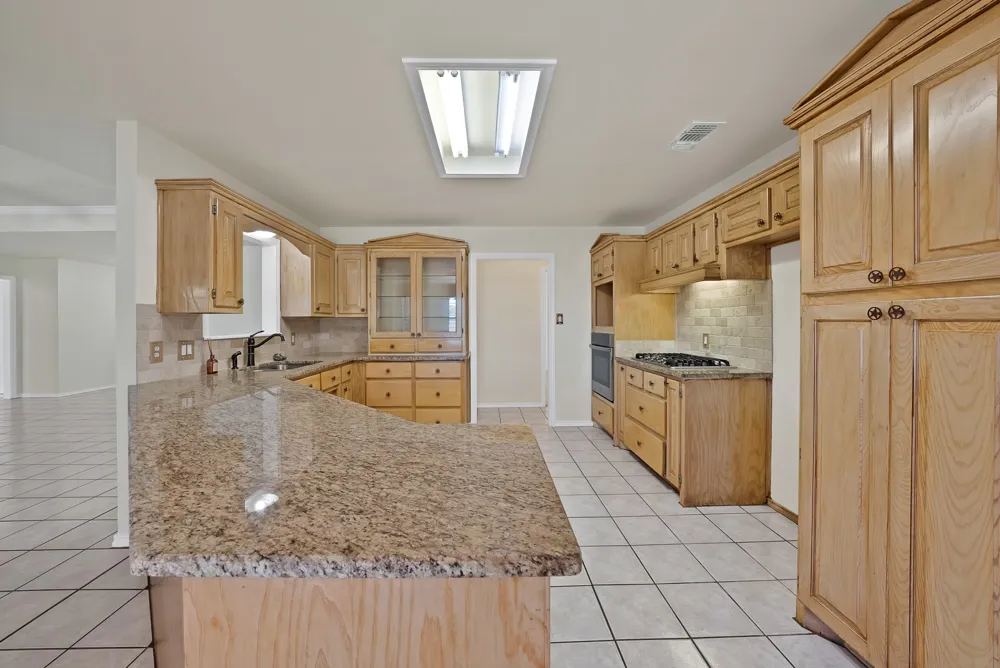 1815 Newport Road Weatherford, TX 76086