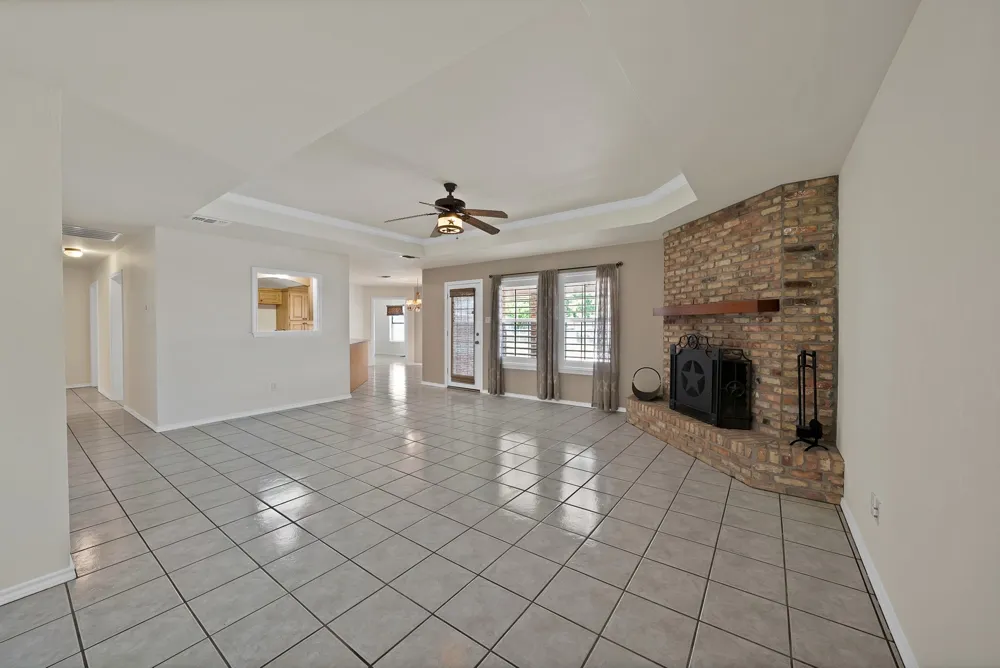 1815 Newport Road Weatherford, TX 76086