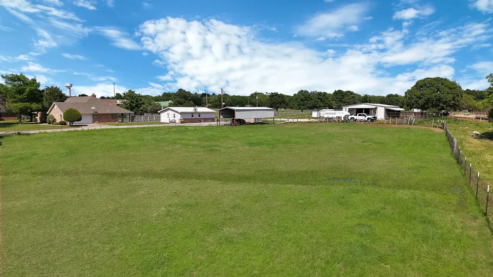 1815 Newport Road Weatherford, TX 76086