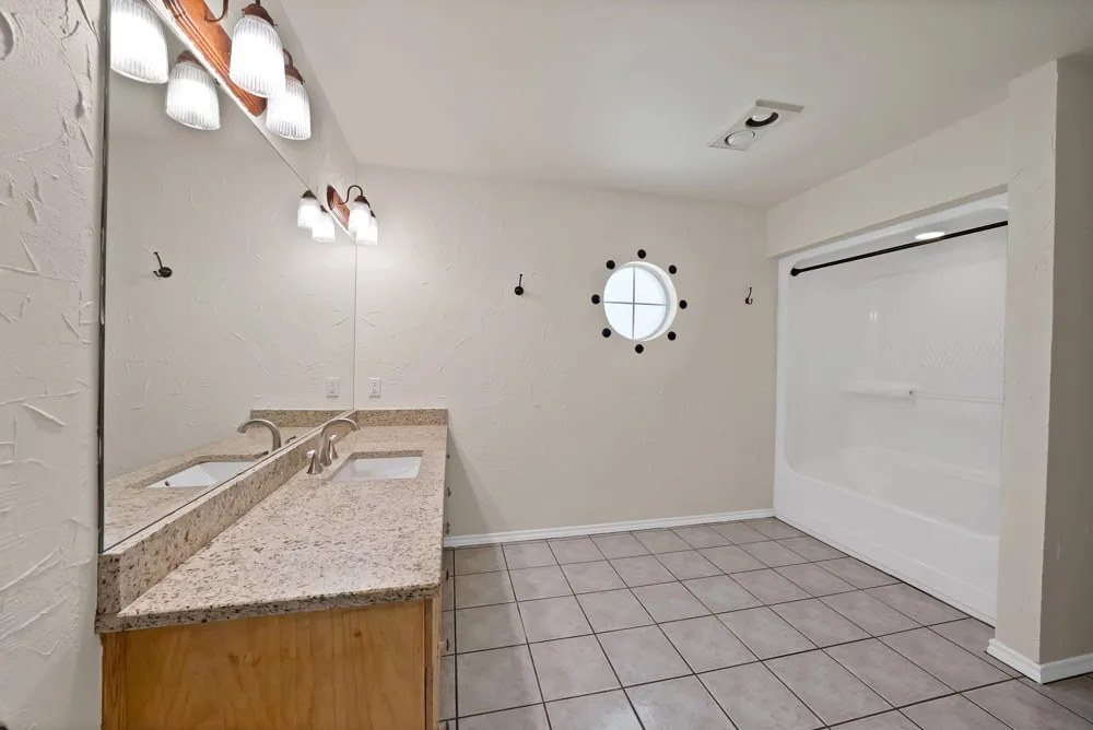 1815 Newport Road Weatherford, TX 76086