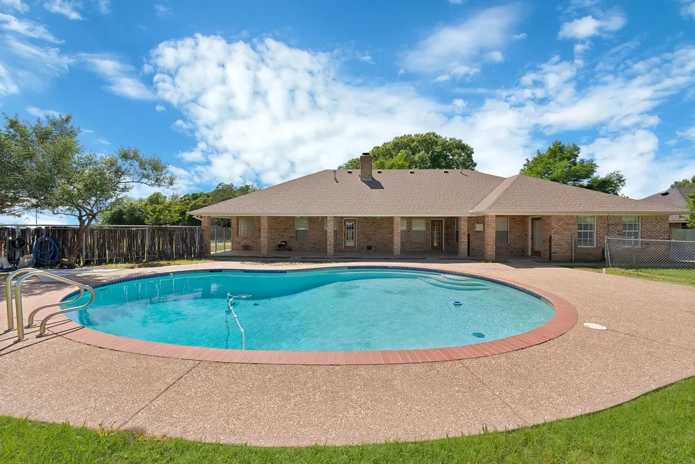 1815 Newport Road Weatherford, TX 76086