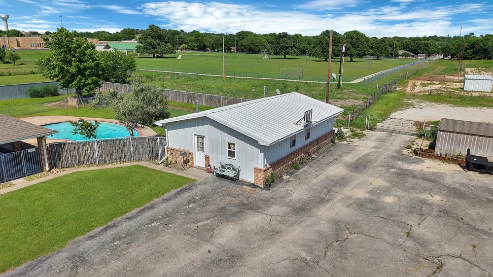 1815 Newport Road Weatherford, TX 76086