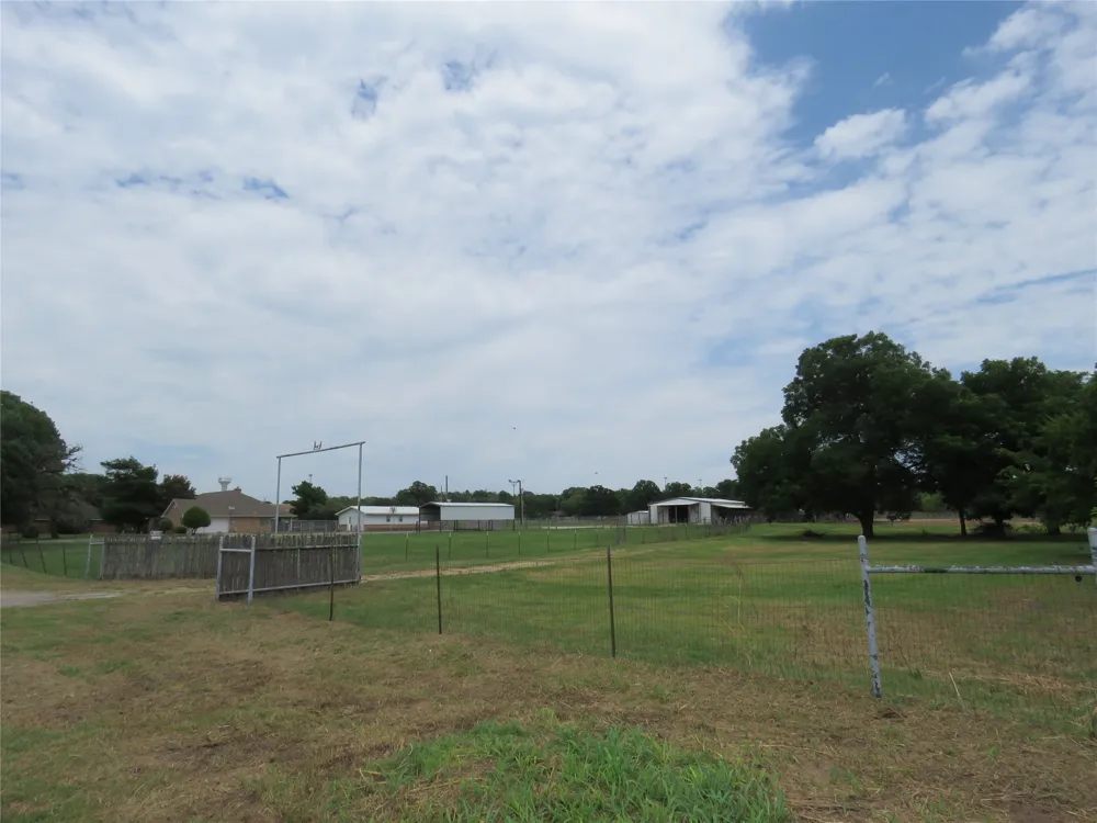 1815 Newport Road Weatherford, TX 76086