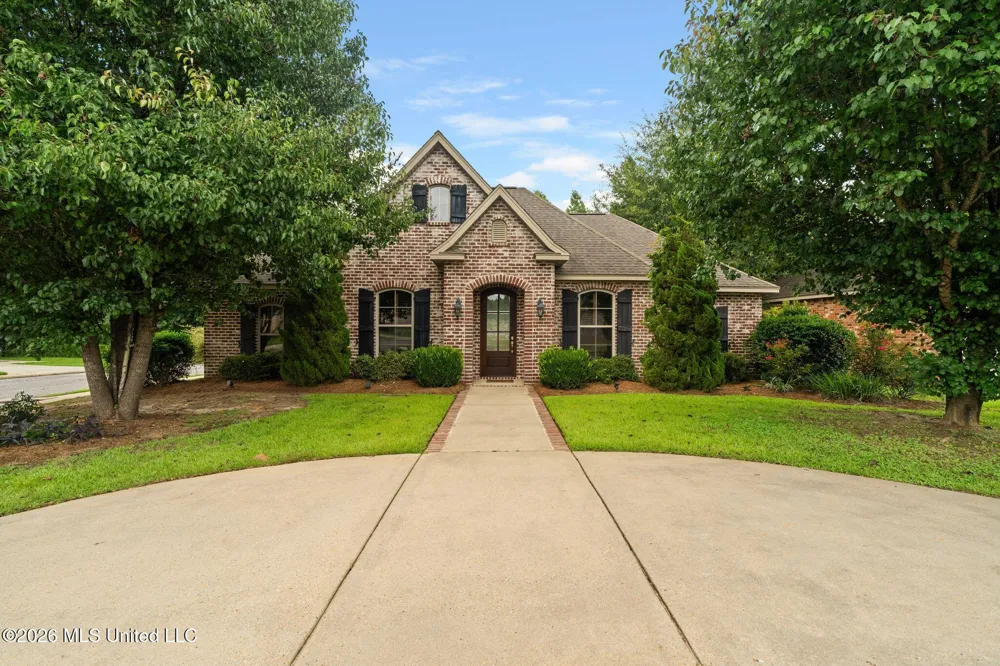 88 Avondale Circle Hattiesburg, MS 39402