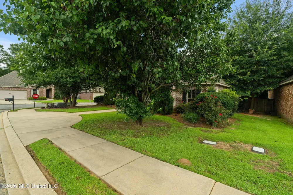 88 Avondale Circle Hattiesburg, MS 39402