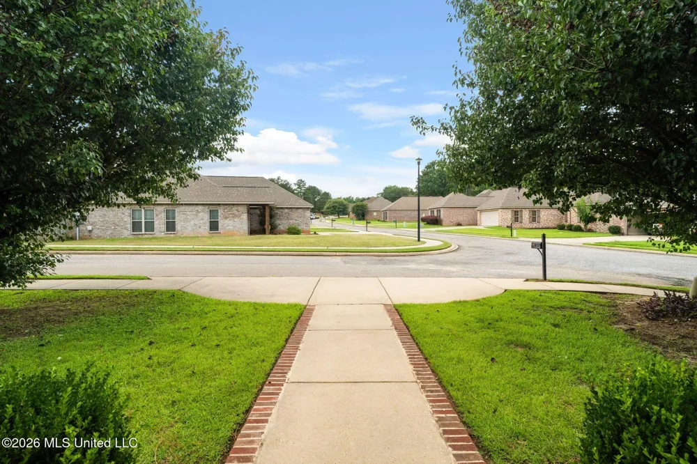 88 Avondale Circle Hattiesburg, MS 39402