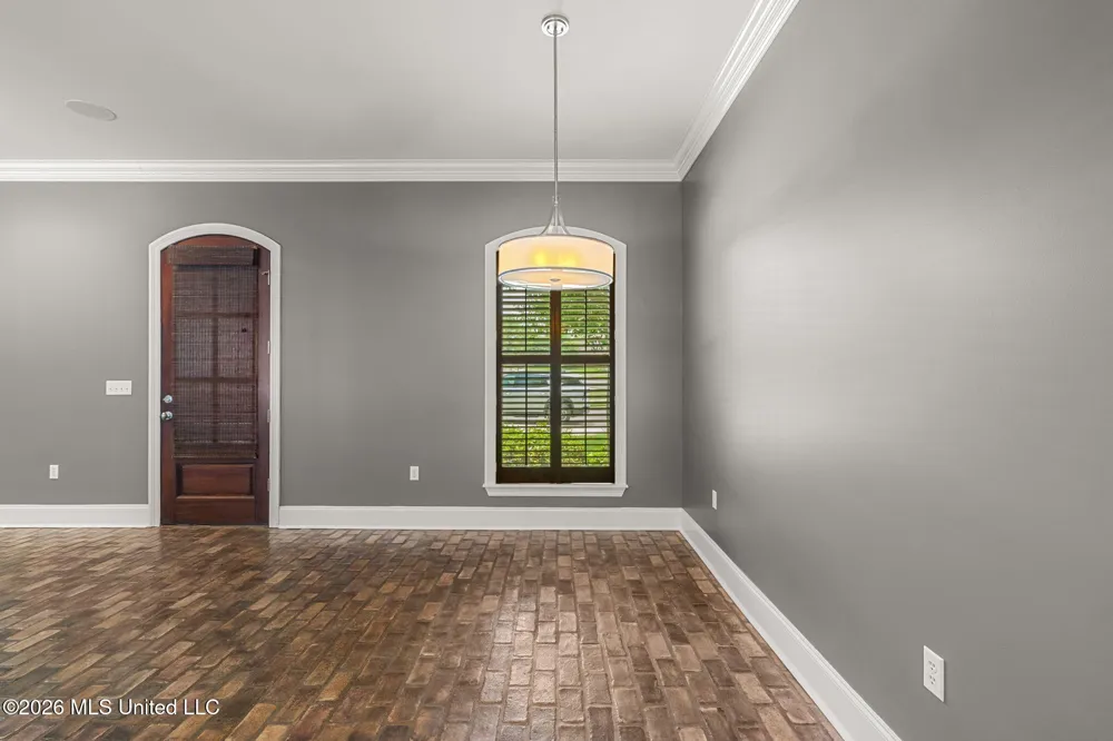 88 Avondale Circle Hattiesburg, MS 39402