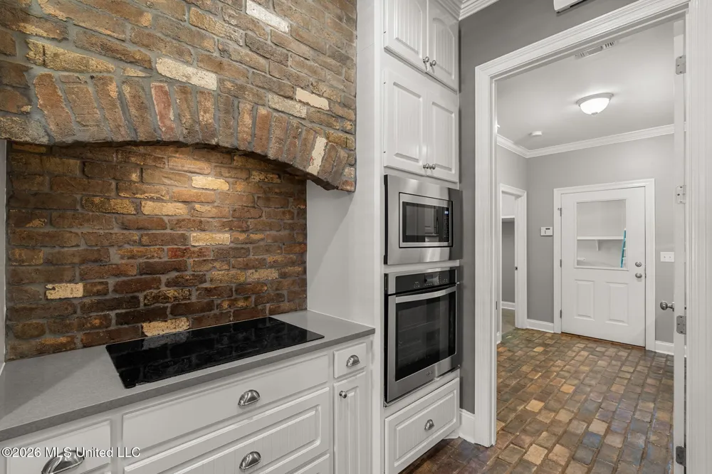 88 Avondale Circle Hattiesburg, MS 39402
