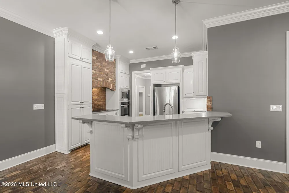 88 Avondale Circle Hattiesburg, MS 39402