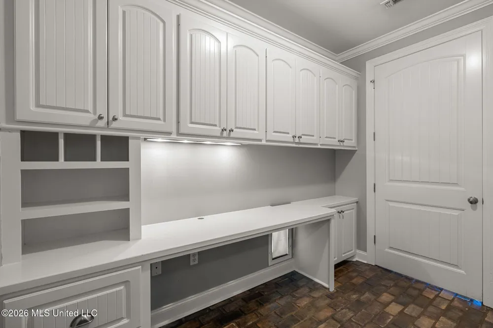 88 Avondale Circle Hattiesburg, MS 39402