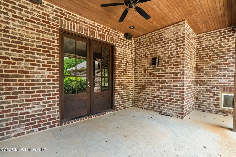 88 Avondale Circle Hattiesburg, MS 39402