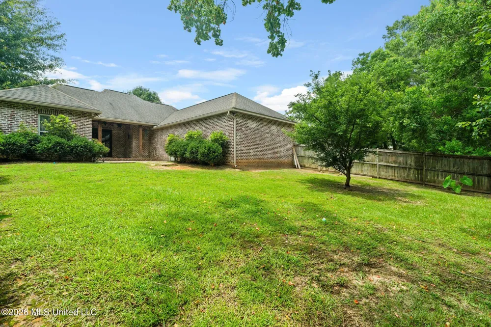88 Avondale Circle Hattiesburg, MS 39402