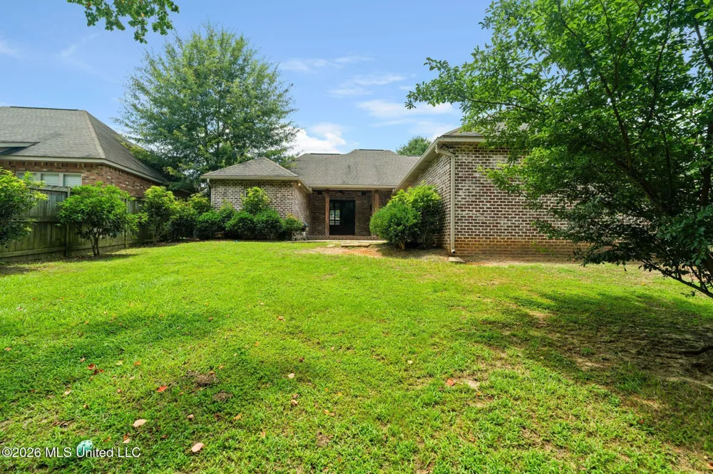 88 Avondale Circle Hattiesburg, MS 39402