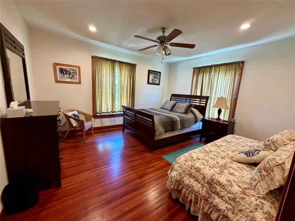 901 W Third Street Quanah, TX 79252