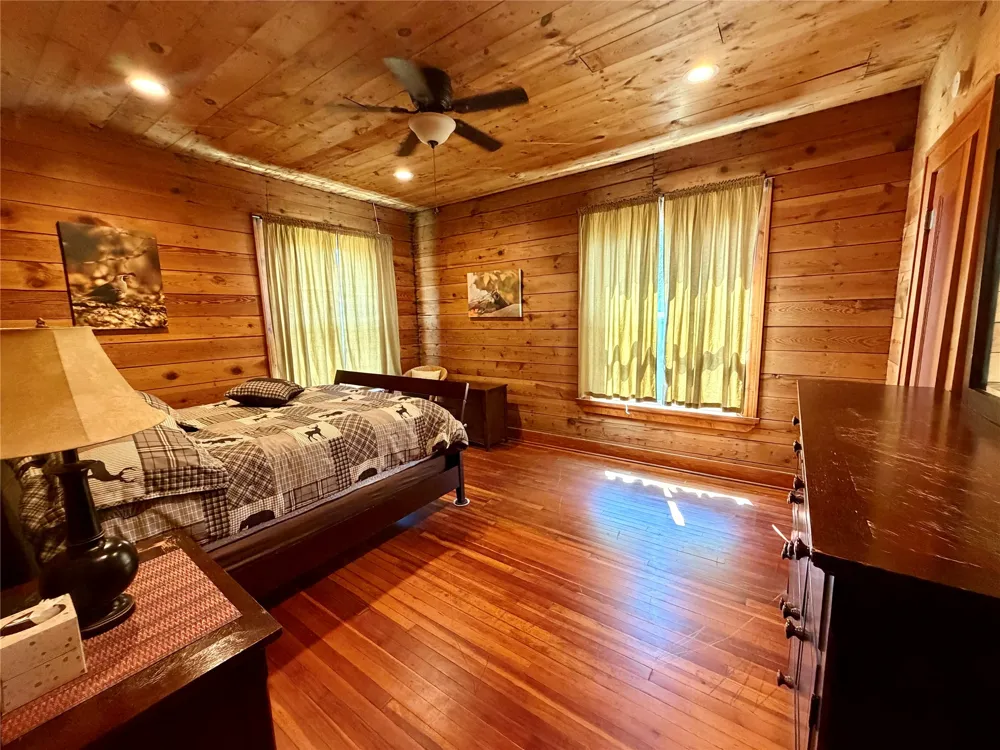 901 W Third Street Quanah, TX 79252