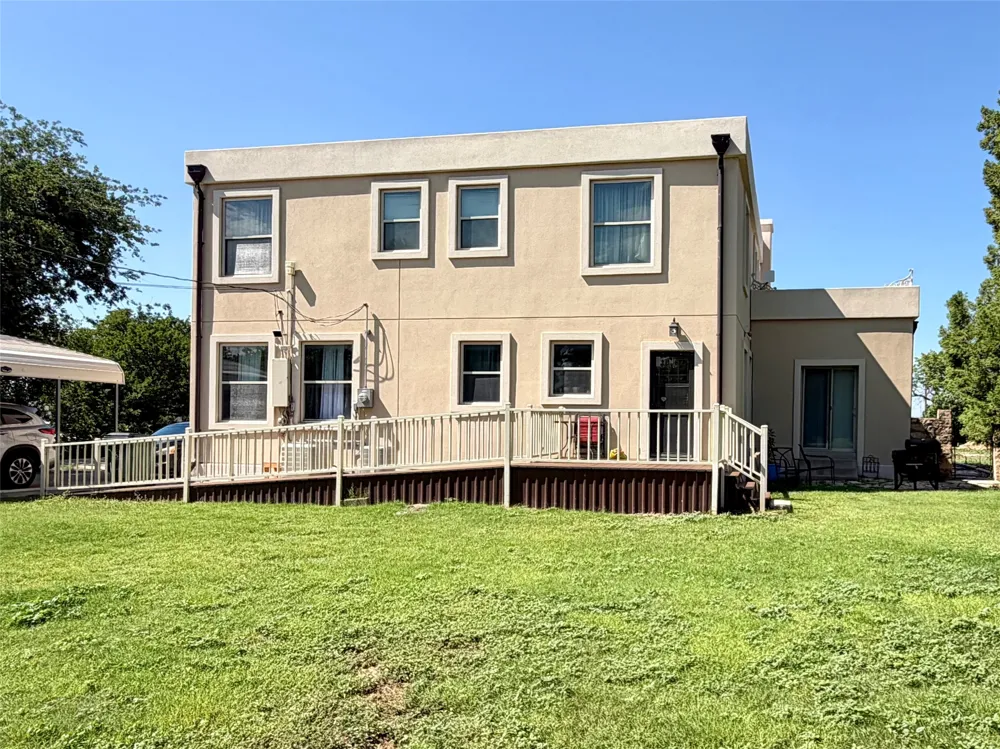 901 W Third Street Quanah, TX 79252