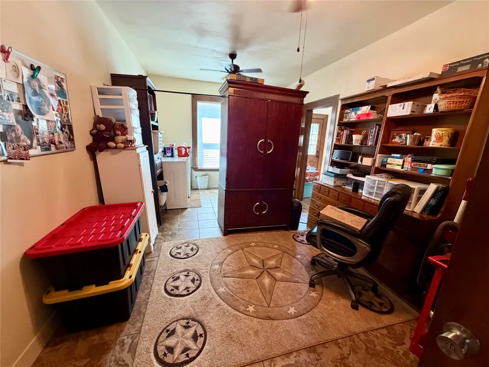901 W Third Street Quanah, TX 79252