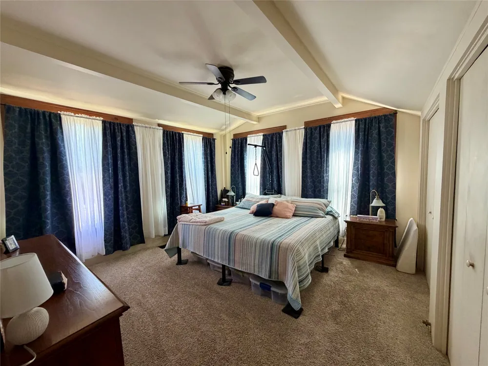 901 W Third Street Quanah, TX 79252