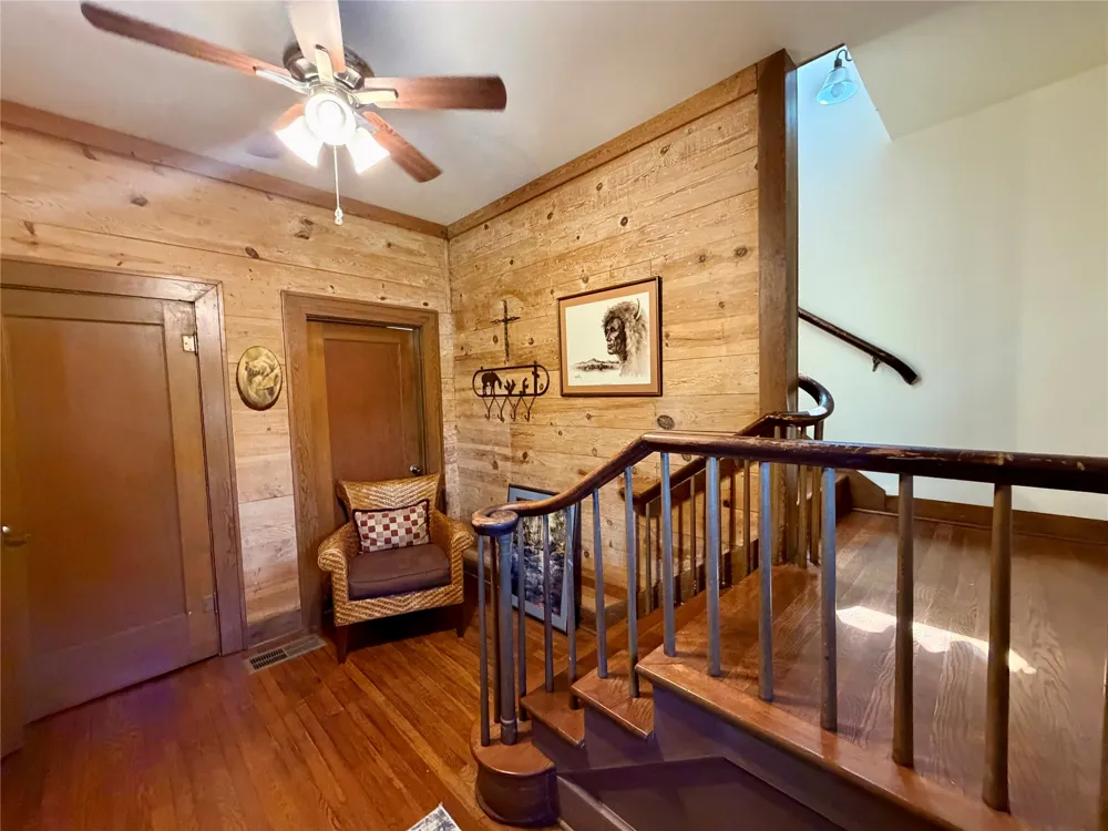 901 W Third Street Quanah, TX 79252