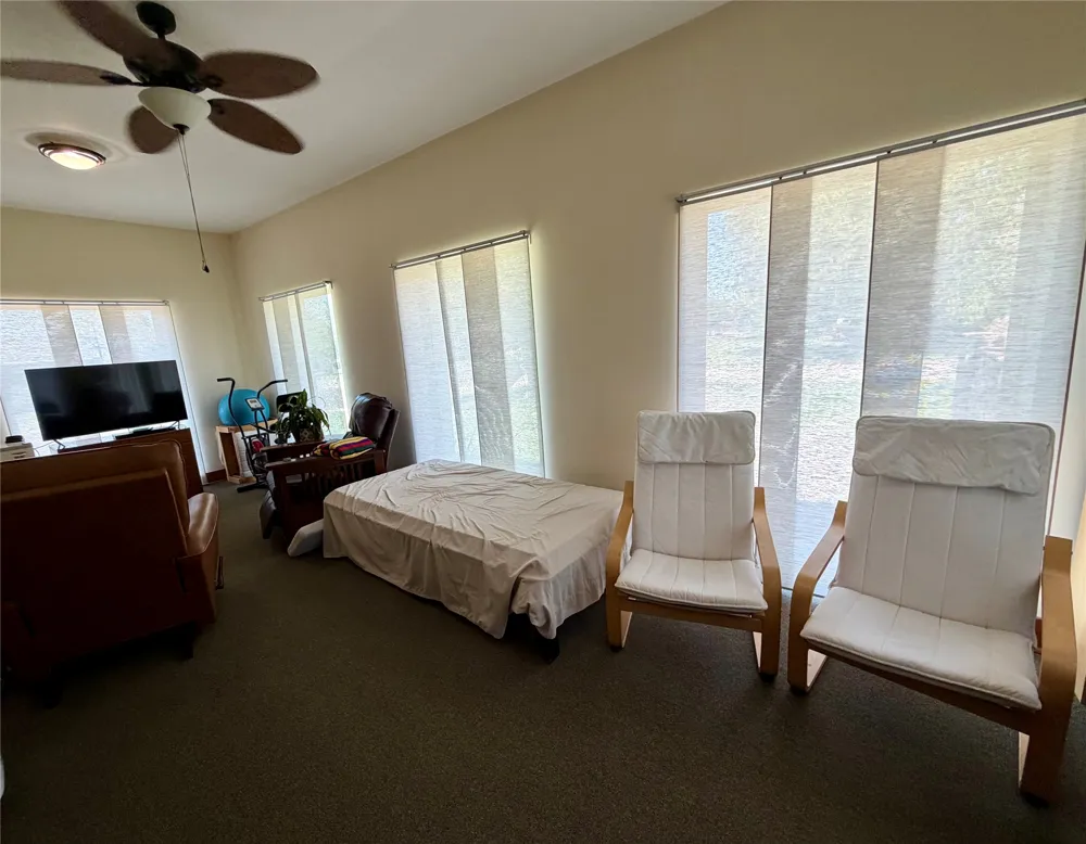 901 W Third Street Quanah, TX 79252