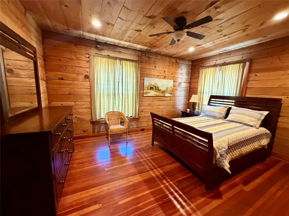 901 W Third Street Quanah, TX 79252