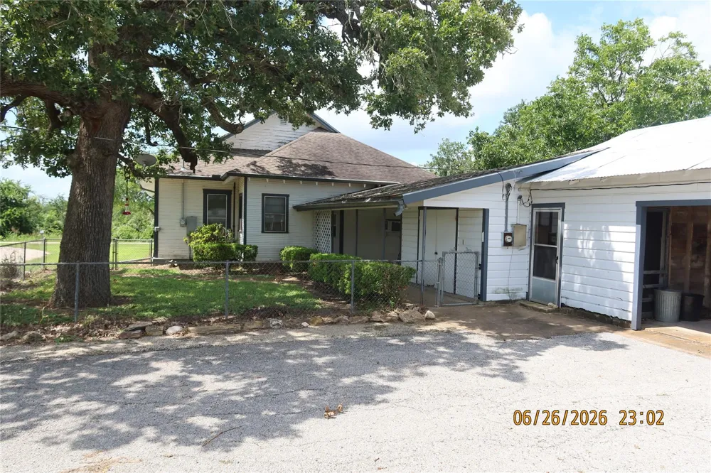 1413 Main Street Schulenburg, TX 78956