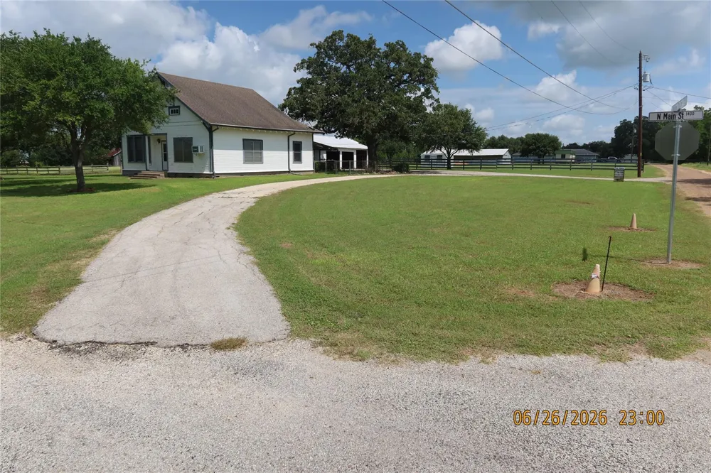 1413 Main Street Schulenburg, TX 78956