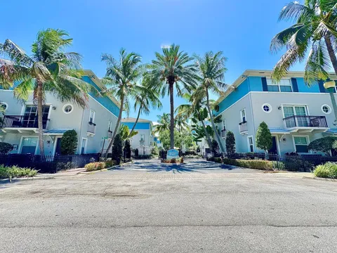 326 NW 1st Street