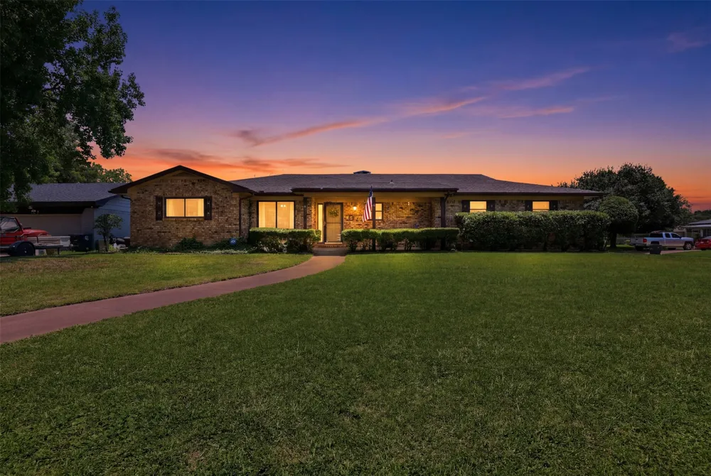 1117 Sheridan Lane Cleburne, TX 76033