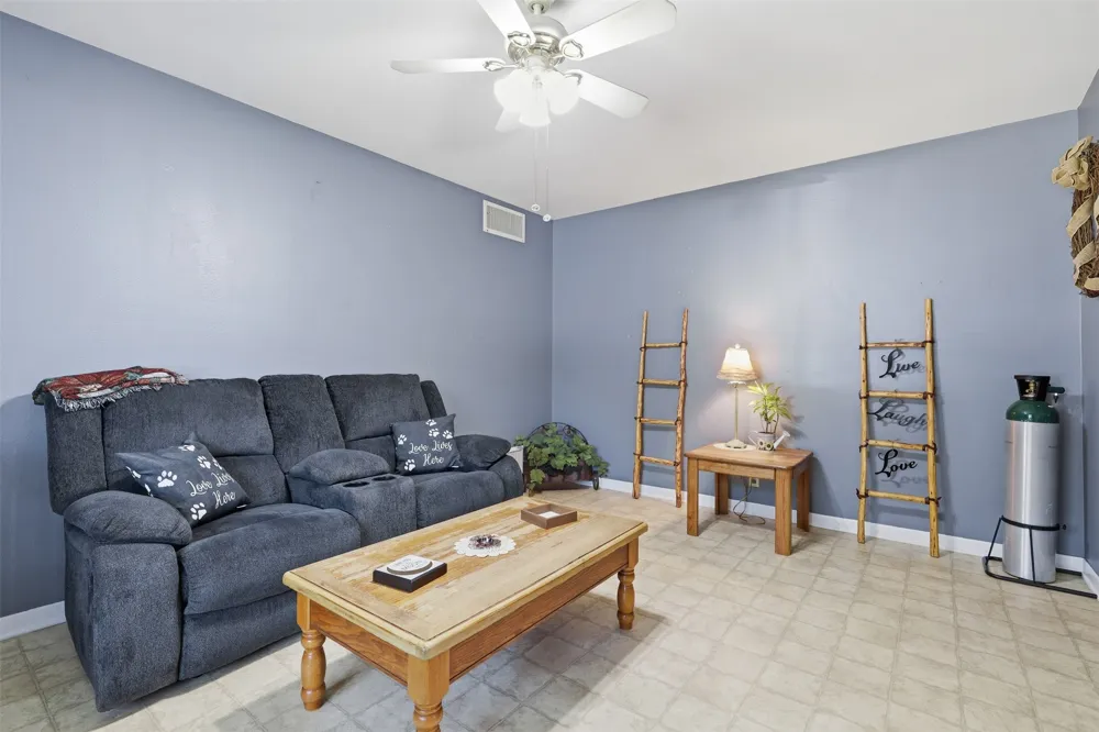 1117 Sheridan Lane Cleburne, TX 76033