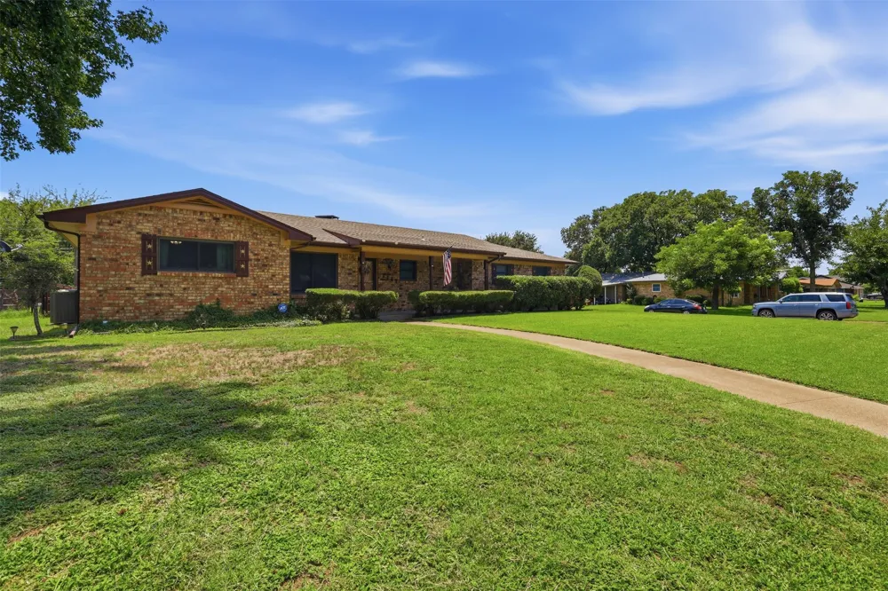 1117 Sheridan Lane Cleburne, TX 76033