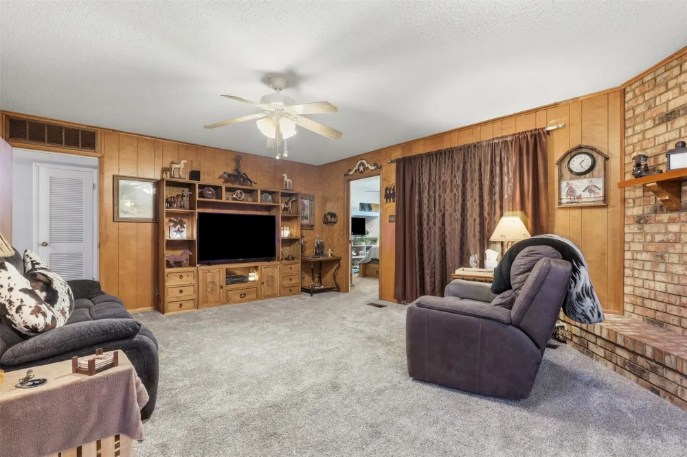 1117 Sheridan Lane Cleburne, TX 76033