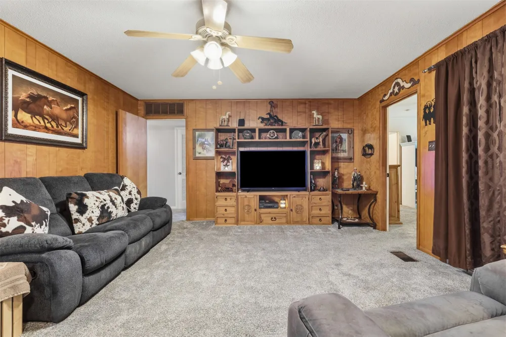 1117 Sheridan Lane Cleburne, TX 76033