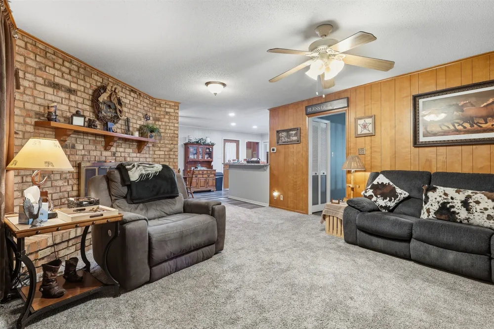 1117 Sheridan Lane Cleburne, TX 76033