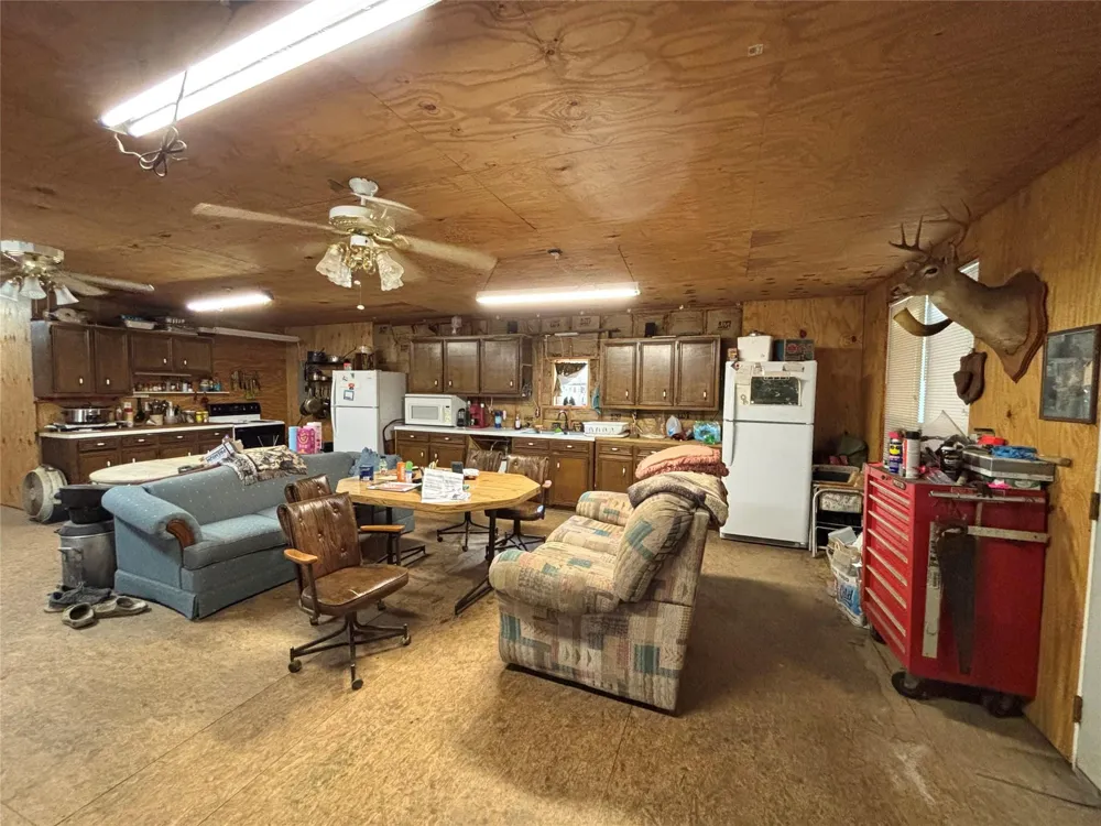 235 Private Road 6912 Colmesneil, TX 75938
