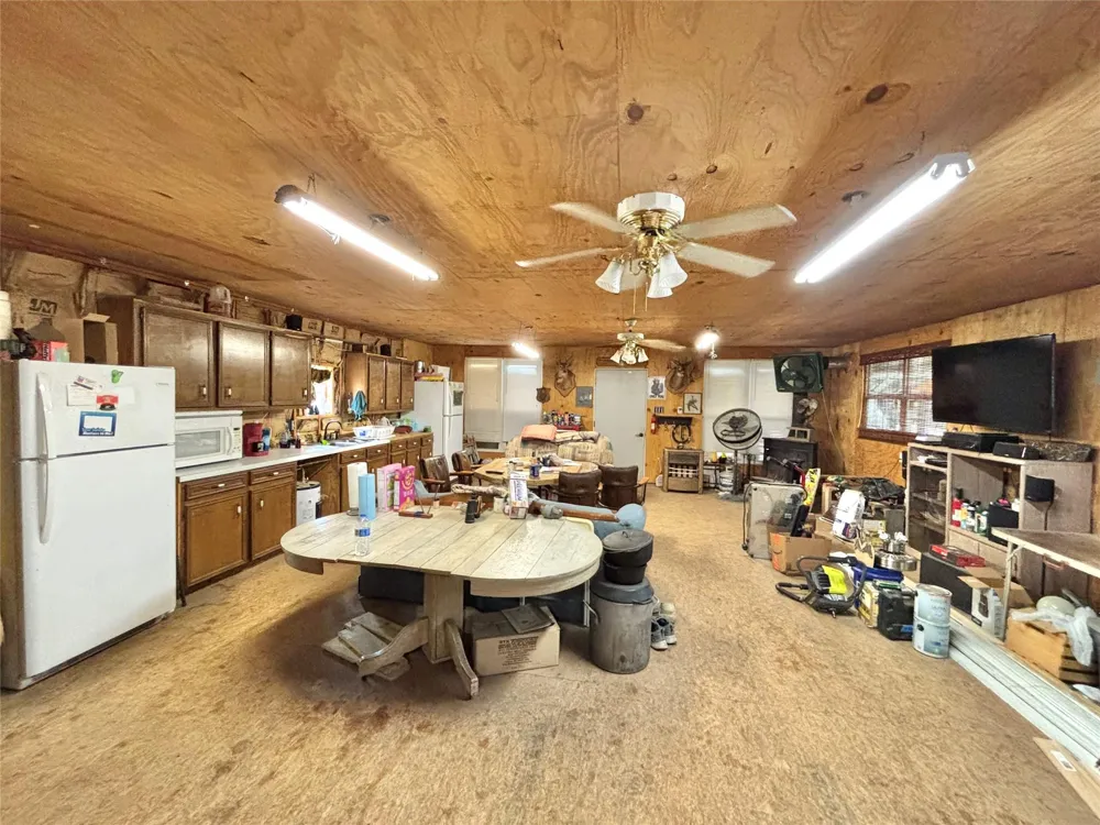 235 Private Road 6912 Colmesneil, TX 75938