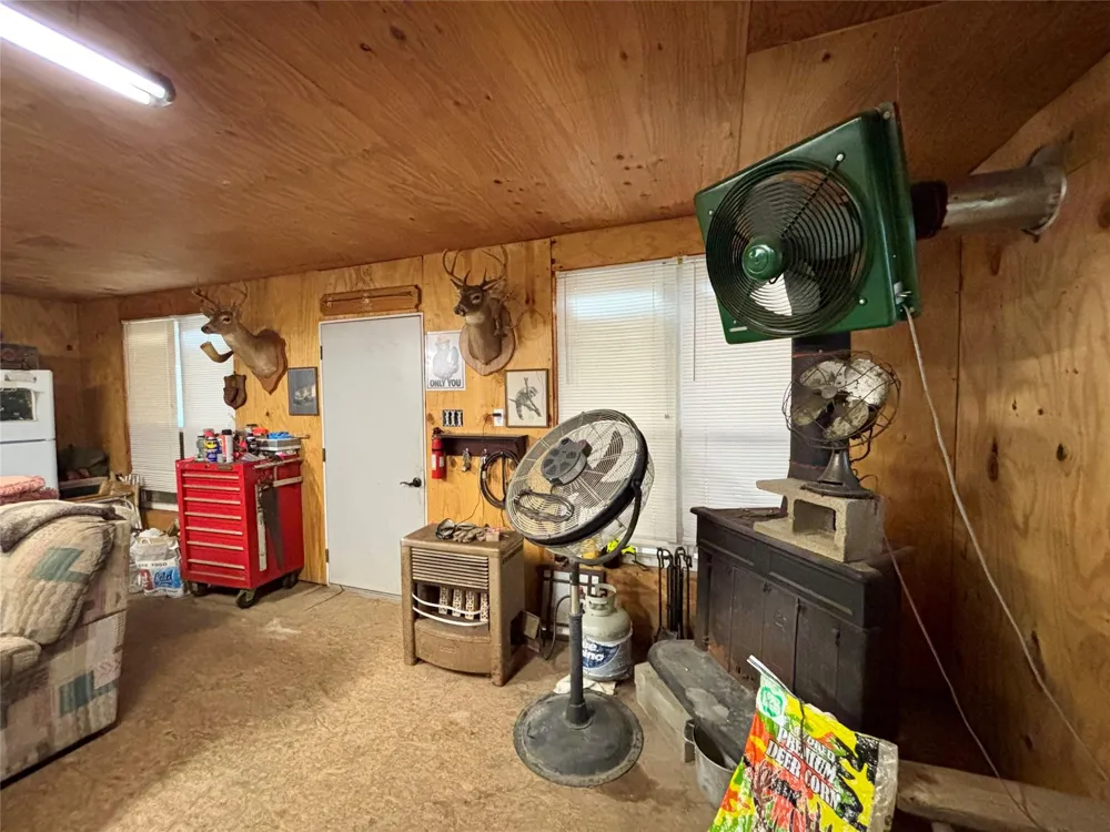 235 Private Road 6912 Colmesneil, TX 75938